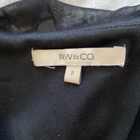 RW&CO floral, flutter sleeve dress - Picture 6 of 6